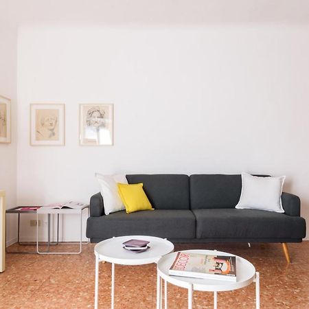 Siri Master Guest Apartment Мілан Екстер'єр фото