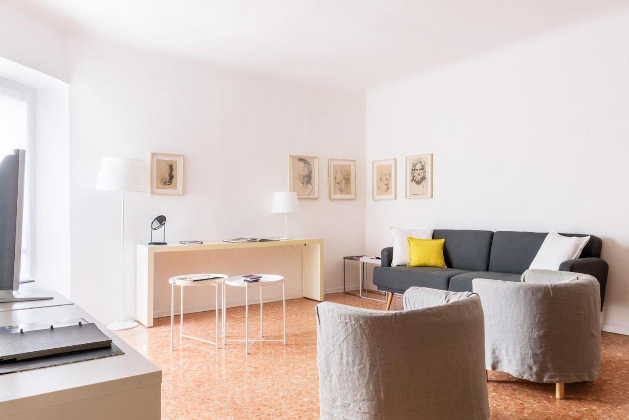 Siri Master Guest Apartment Мілан Екстер'єр фото