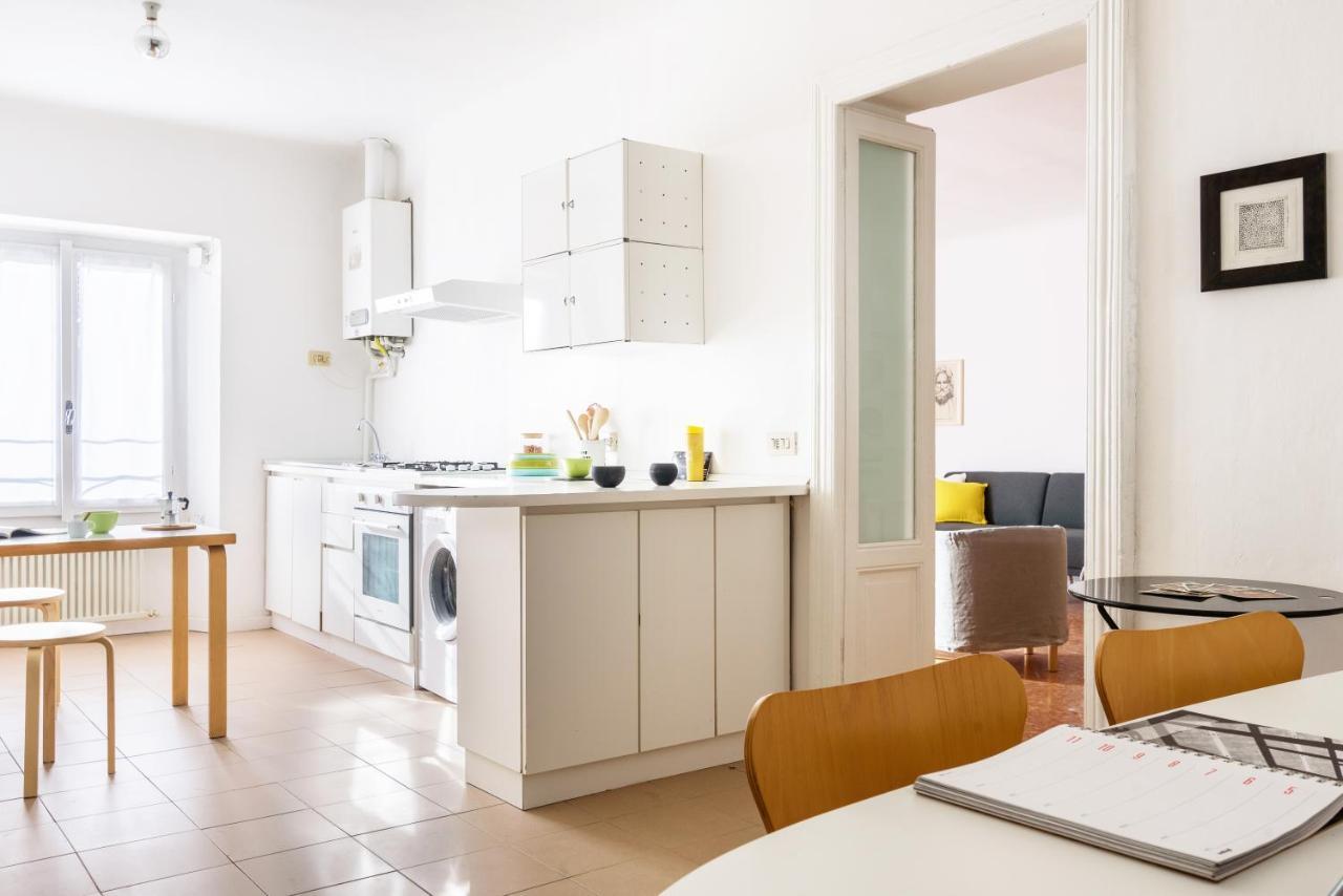 Siri Master Guest Apartment Мілан Екстер'єр фото