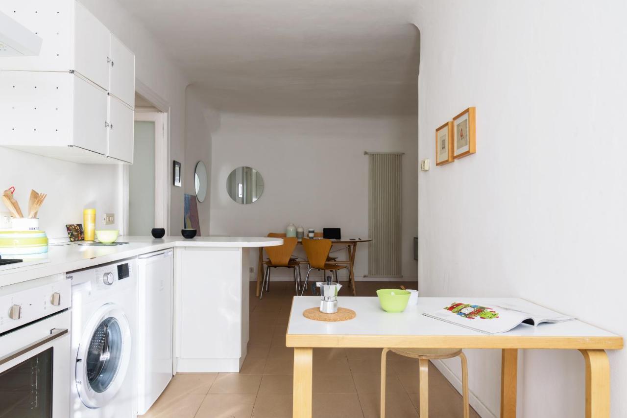 Siri Master Guest Apartment Мілан Екстер'єр фото