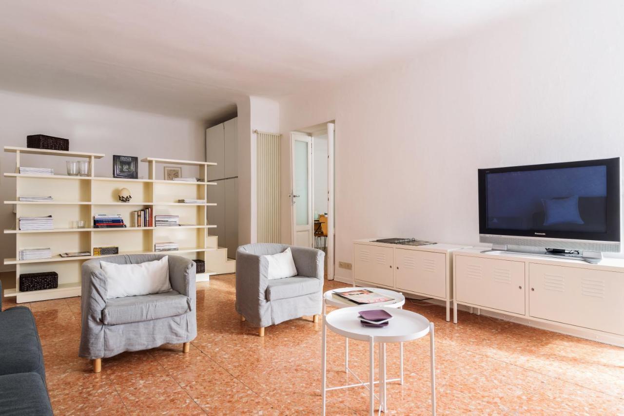 Siri Master Guest Apartment Мілан Екстер'єр фото